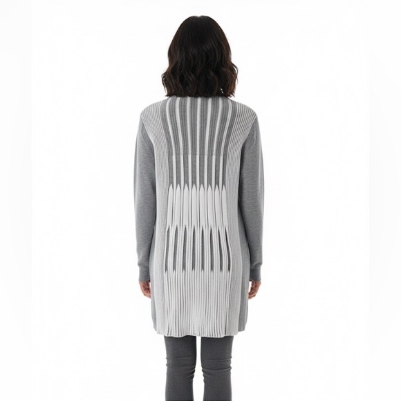 Stitch Fix: Elegant Gray and White Women's Sweater - Picture 3 of 16